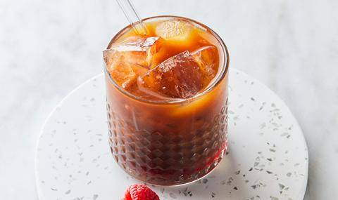 van houten ambassadors-nicole battefeld recipe fresh berry brew